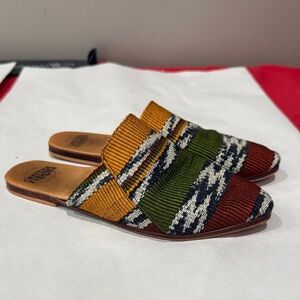 Trendy Multicolor handmade Woven Flats